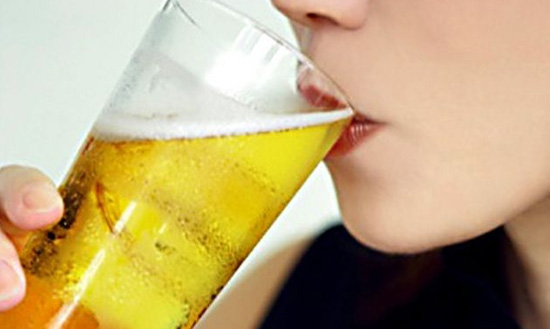 ¿La cerveza engorda el abdomen?