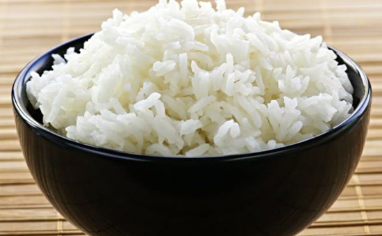 ¿Comer arroz blanco engorda?
