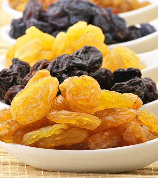 412-12-Best-Benefits-Of-Dry-Grapes-For-Skin-Hair-And-Health